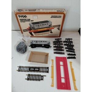 Tyco 862 Electric Trains HO Gauge Model Railroad Hopper Car Unloading Set w/Box